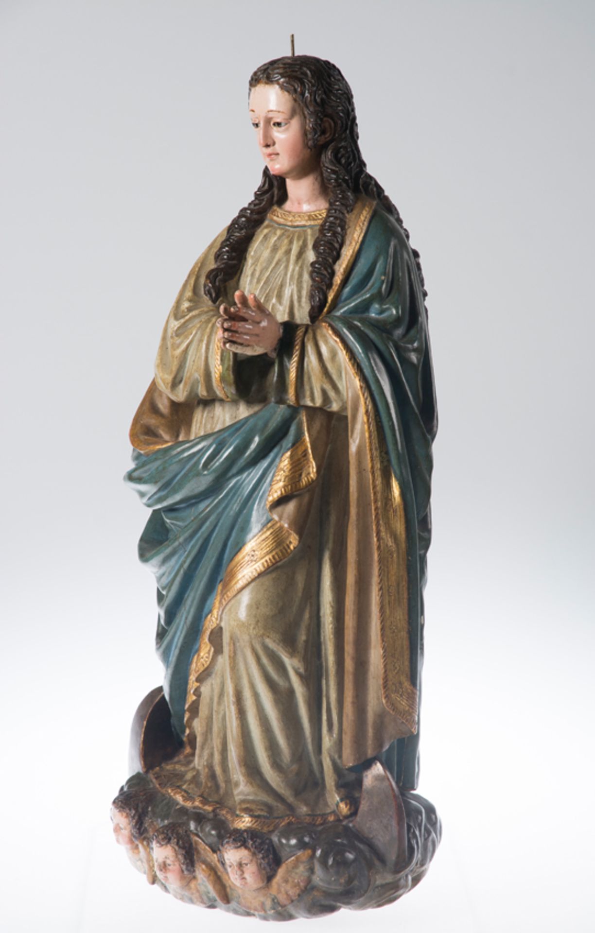 "Our Lady Immaculate". Carved, gilded and polychromed wooden sculpture. Seville or Granada School. C - Image 3 of 10