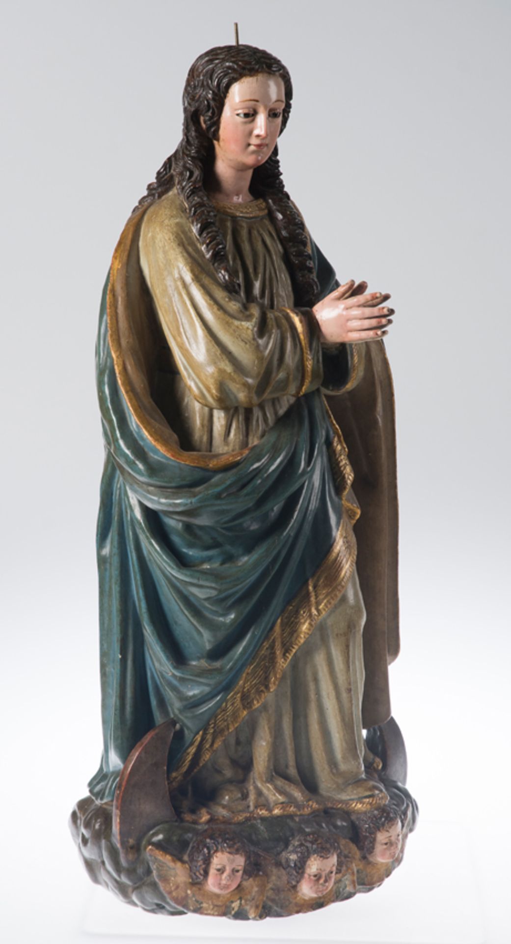 "Our Lady Immaculate". Carved, gilded and polychromed wooden sculpture. Seville or Granada School. C - Image 2 of 10