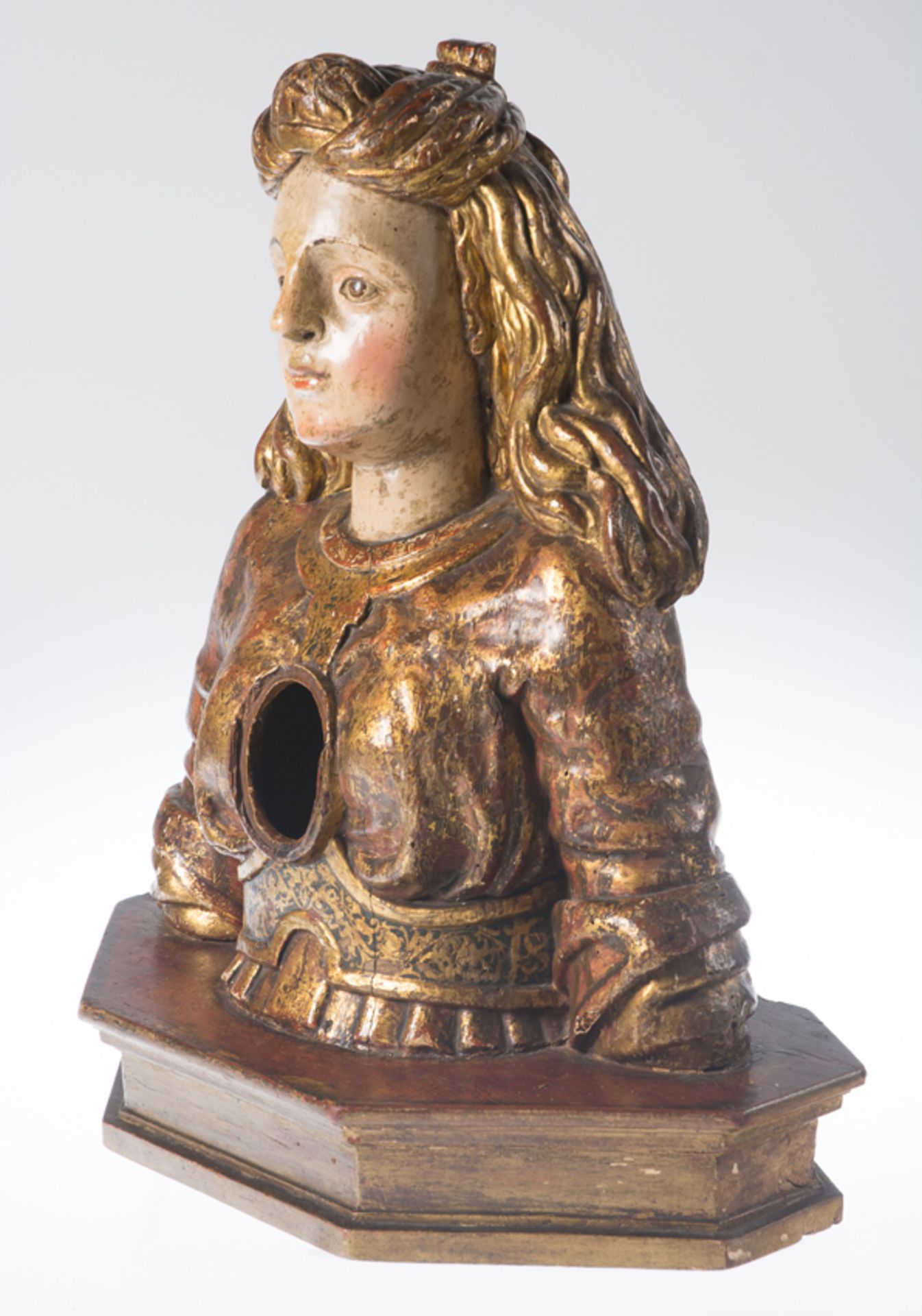 Reliquary bust. Carved, gilded, estofado and polychromed wooden sculpture. Spanish School. 16th cen - Bild 3 aus 8