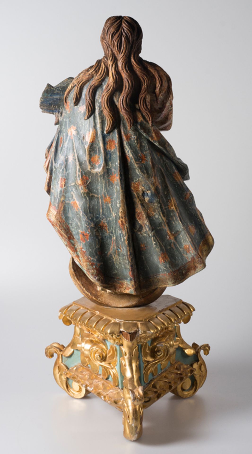 "Our Lady Immaculate". Carved, gilded and polychromed wooden sculpture. Colonial. Mexico. 18th centu - Bild 7 aus 7