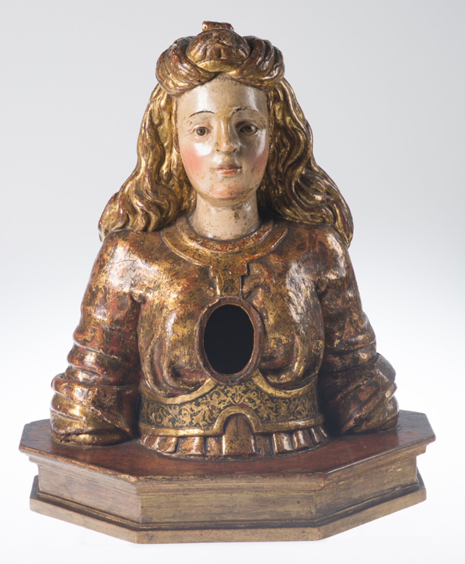 Reliquary bust. Carved, gilded, estofado and polychromed wooden sculpture. Spanish School. 16th cen