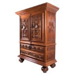 Imposing and large cedar wood cupboard. Colonial workshop. Mexico. Circa 1680.