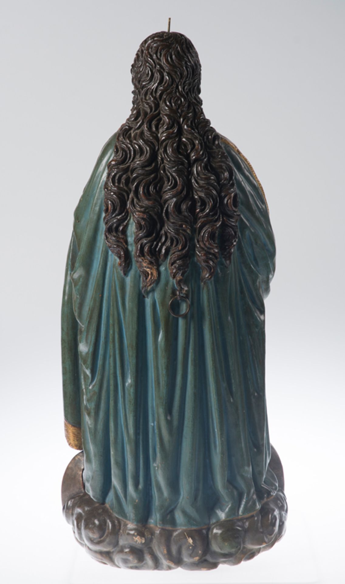 "Our Lady Immaculate". Carved, gilded and polychromed wooden sculpture. Seville or Granada School. C - Image 10 of 10