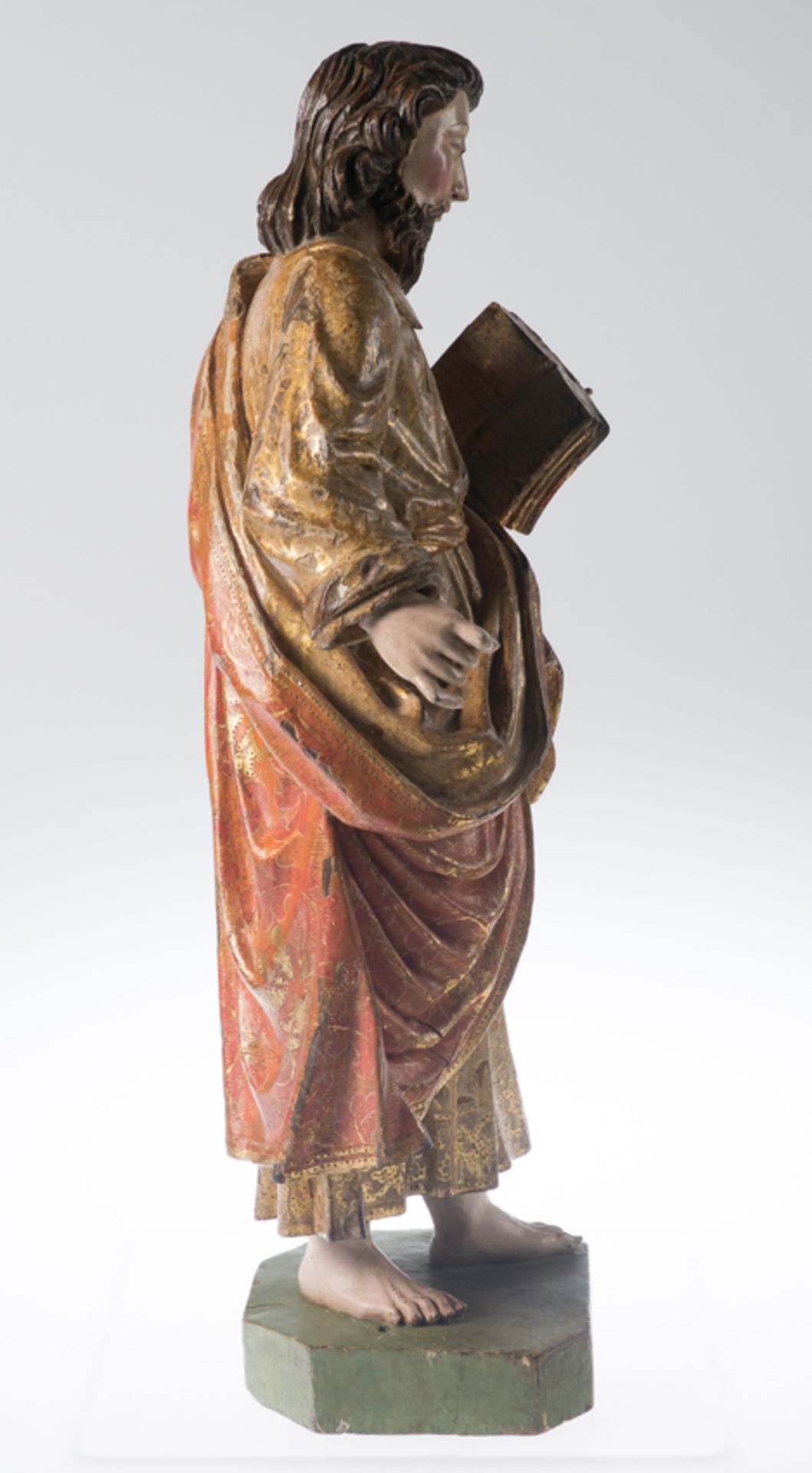 "Evangelist". Carved and polychromed wooden sculpture. Late 15th century - early 16th century. - Bild 8 aus 13