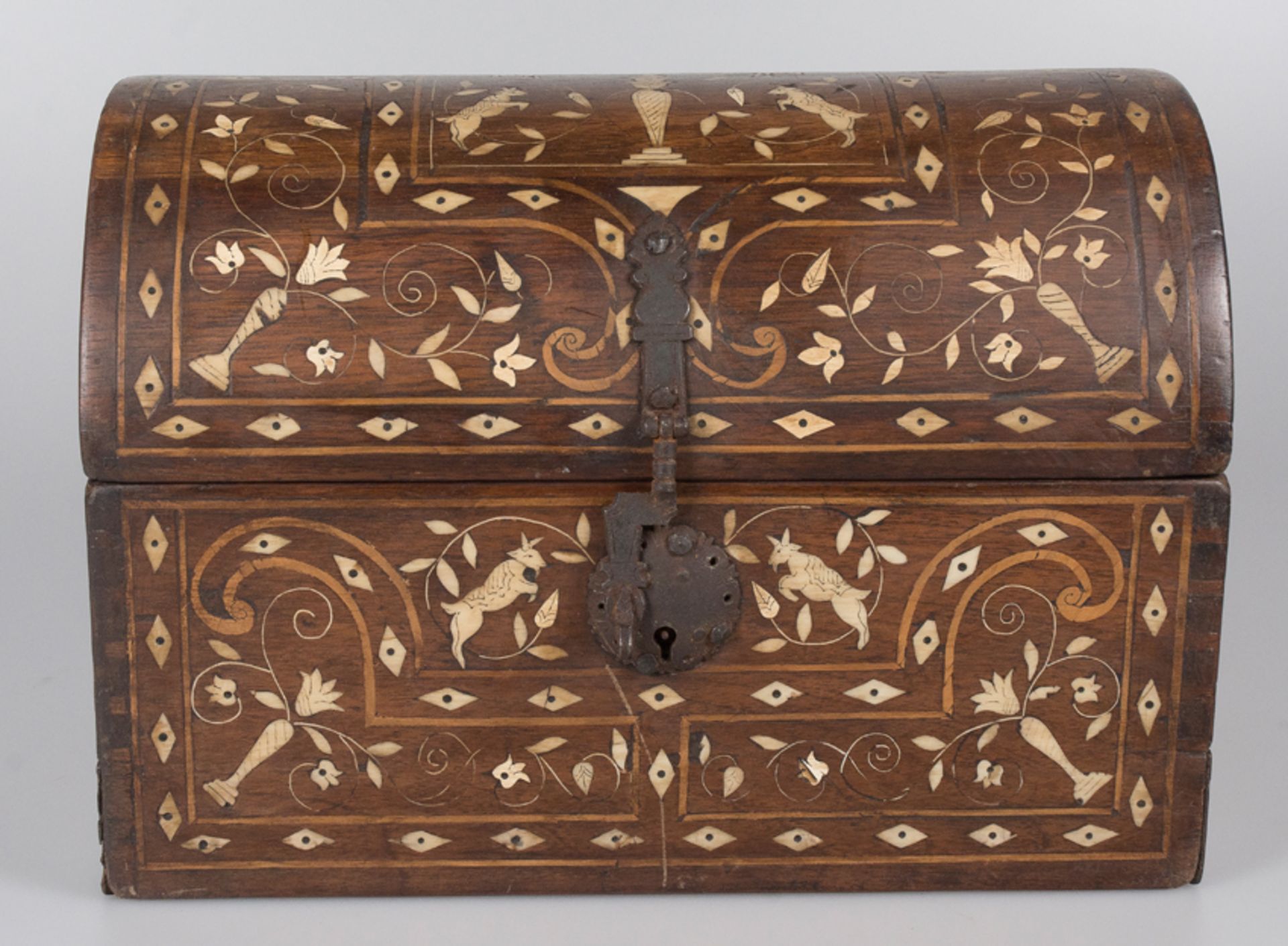 Wooden box with pyrographed bone incrustations and iron fittings.Colonial School.Mexico. 18th centu. - Image 3 of 9