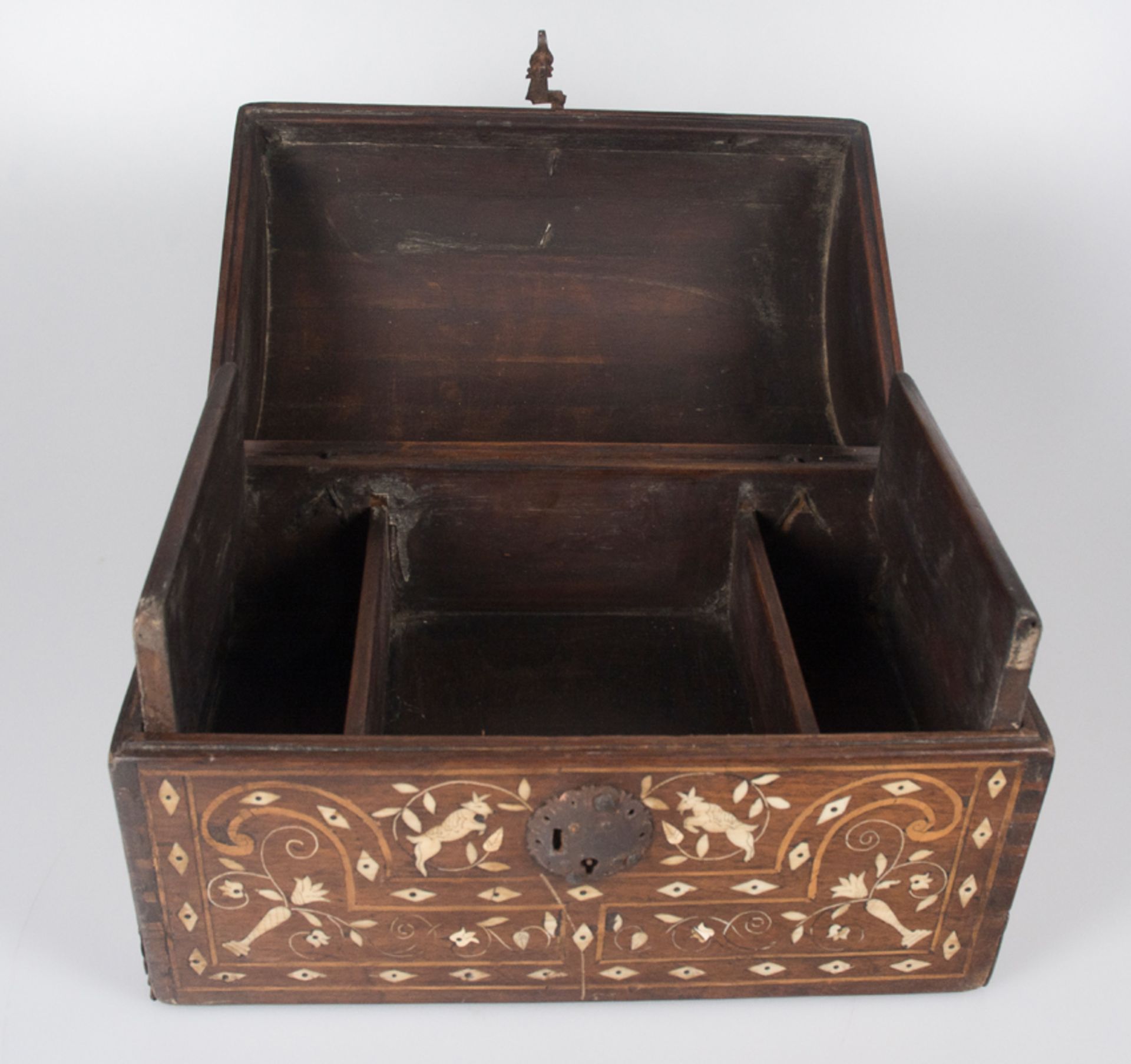 Wooden box with pyrographed bone incrustations and iron fittings.Colonial School.Mexico. 18th centu. - Image 8 of 9