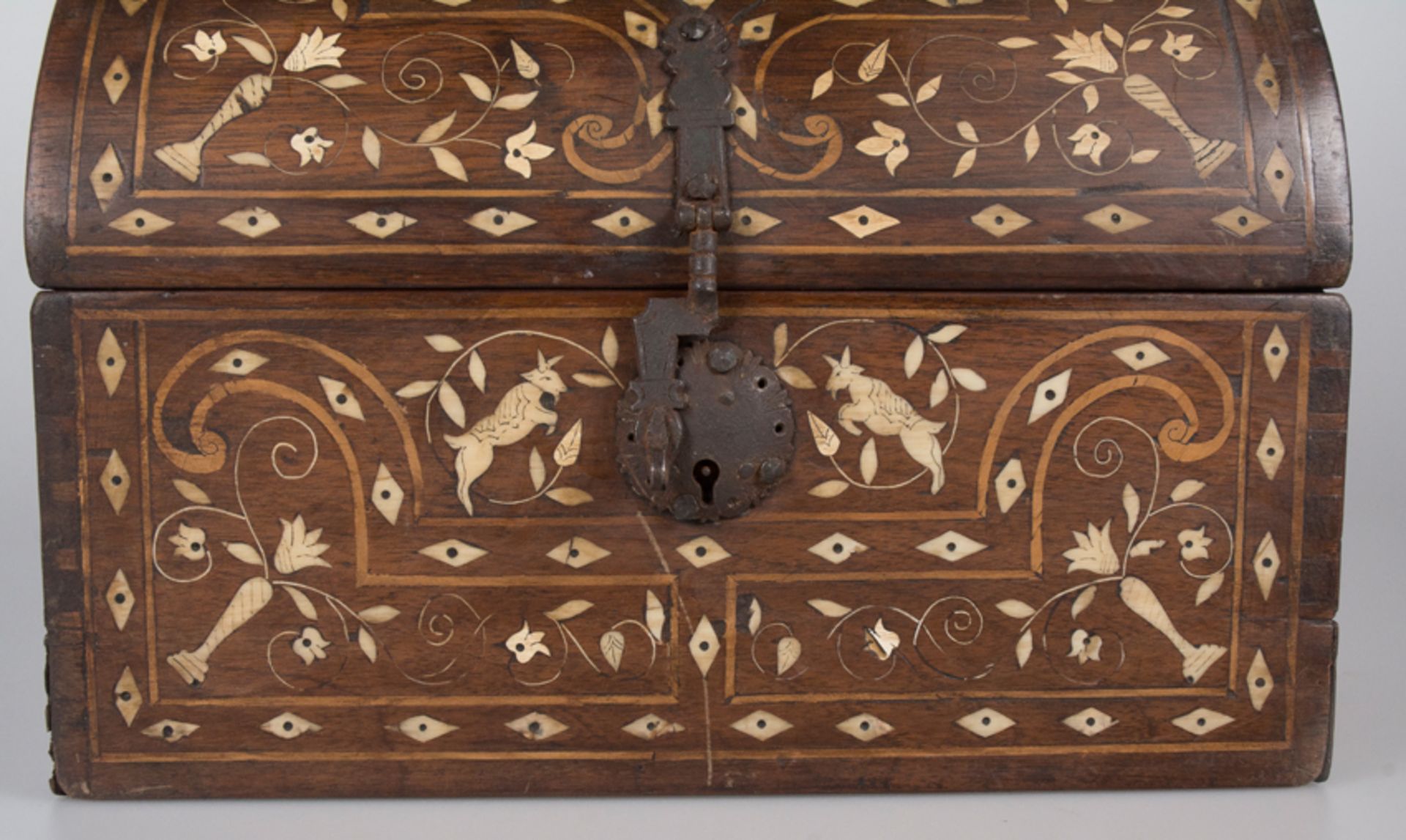 Wooden box with pyrographed bone incrustations and iron fittings.Colonial School.Mexico. 18th centu. - Image 5 of 9