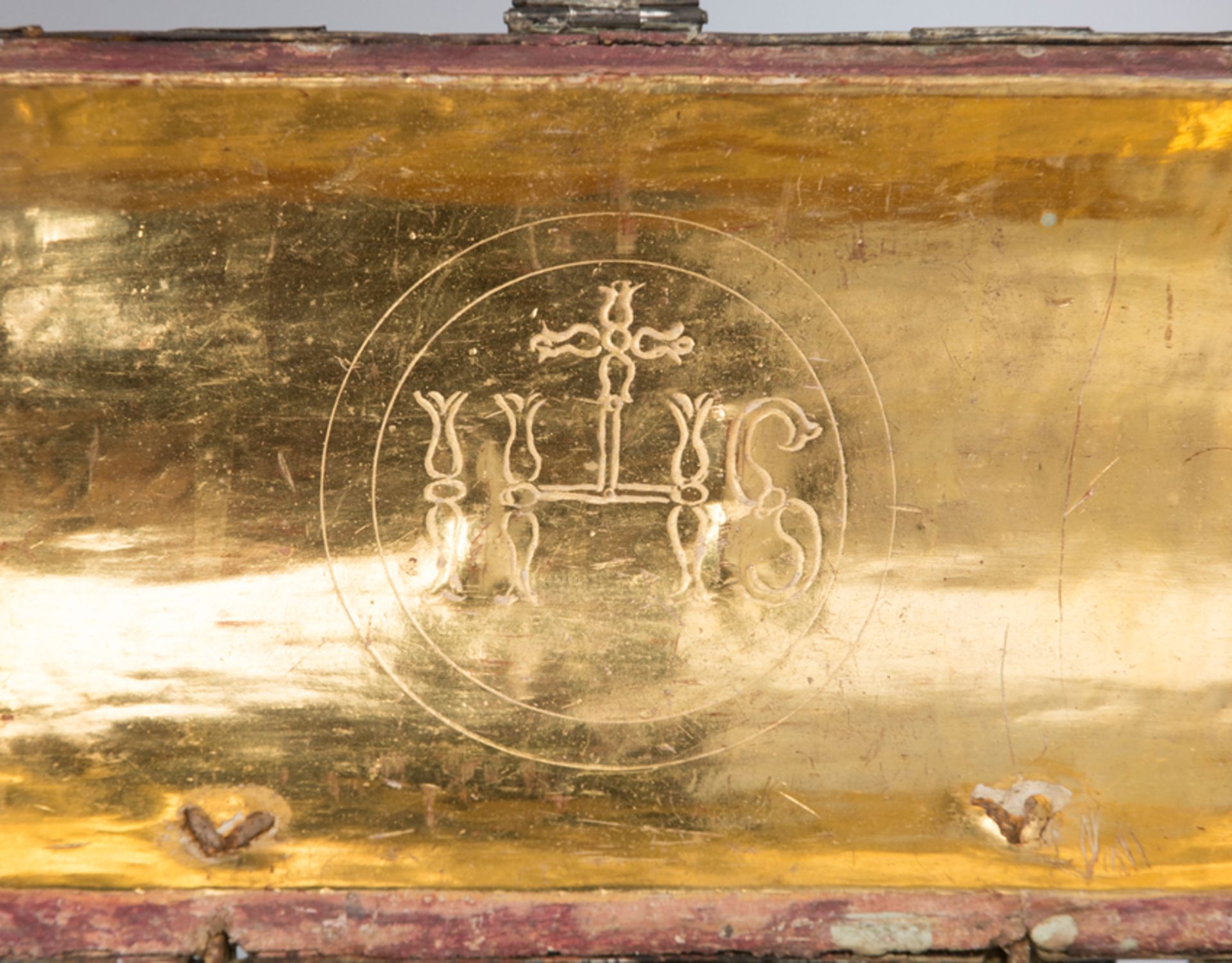 Imposing wooden box covered in tortoiseshell with silver applications.Colonial. Mexico.18th centu. - Image 7 of 10