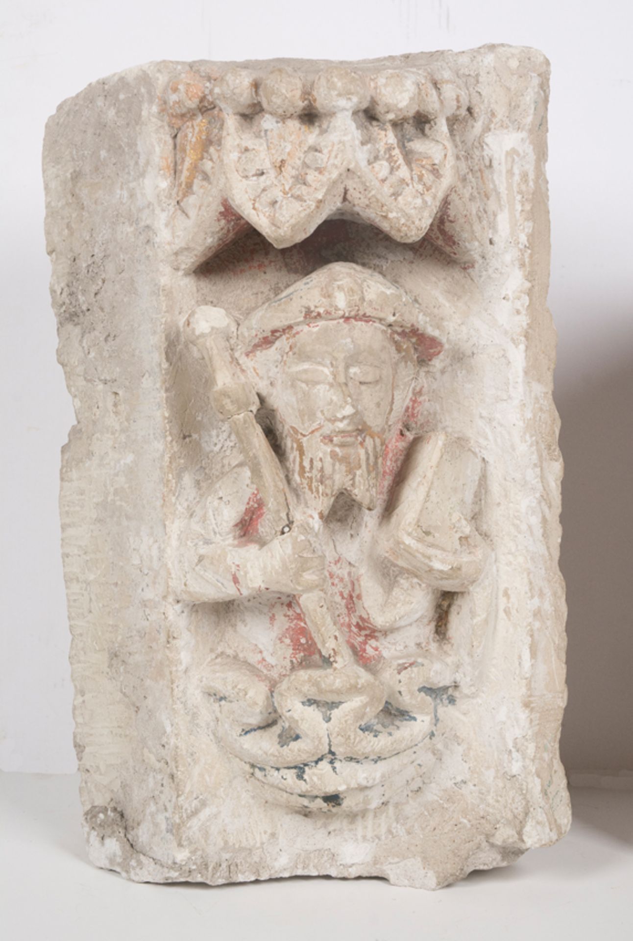 Set of for stone sculptures with polychrome residue. Romanesque. 13th century. - Image 4 of 8