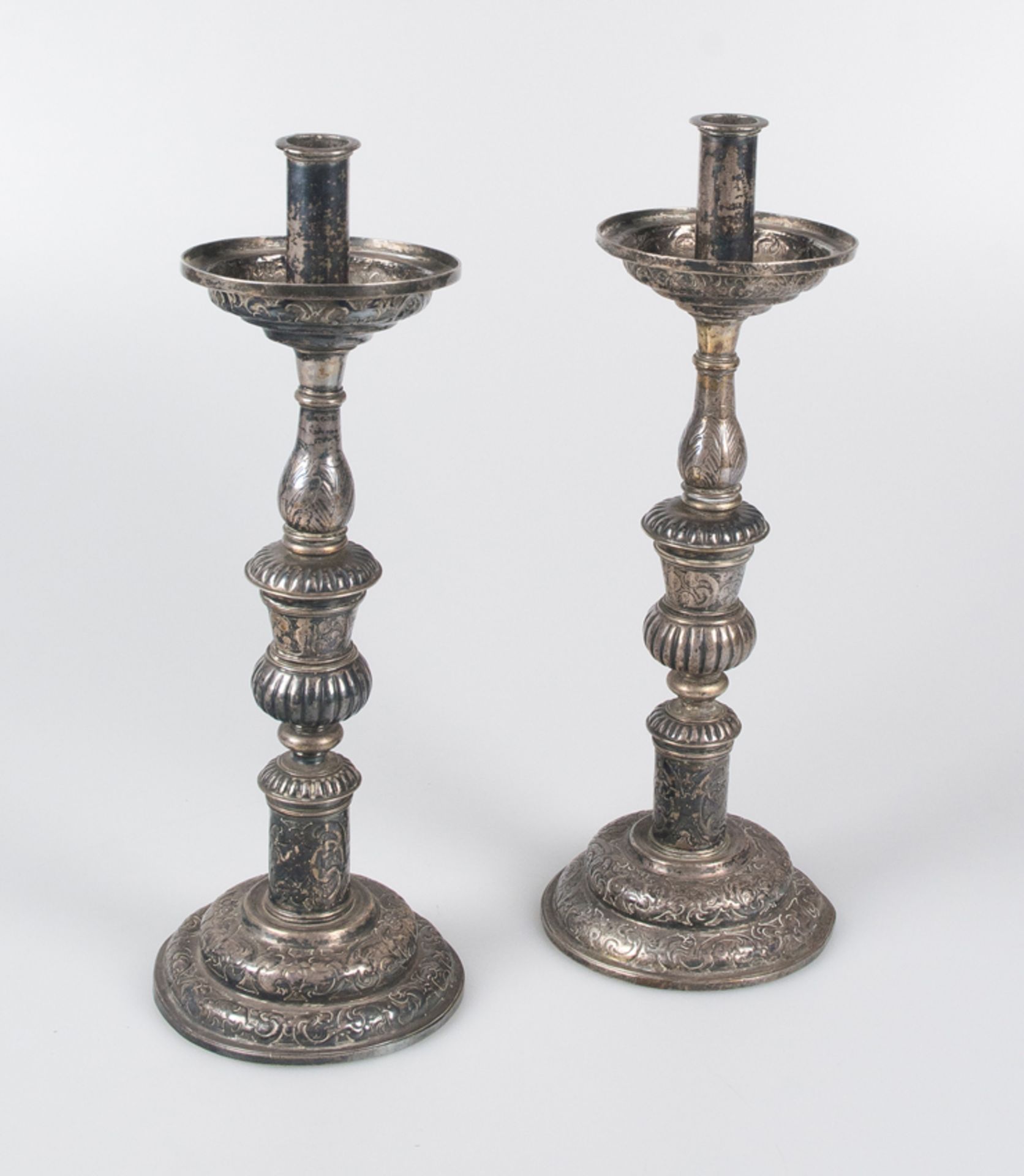 Pair of embossed and chased Spanish silver candlesticks. 16th 17th century. - Image 3 of 8