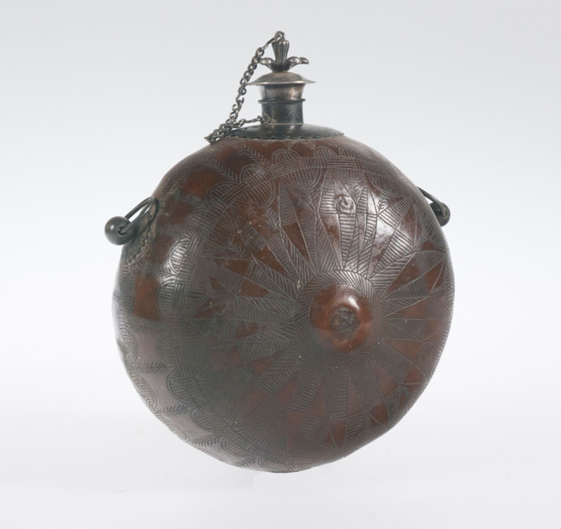 Canteen. Engraved gourd with silver applications. Colonial work. Mexico or Peru. 18th century.
