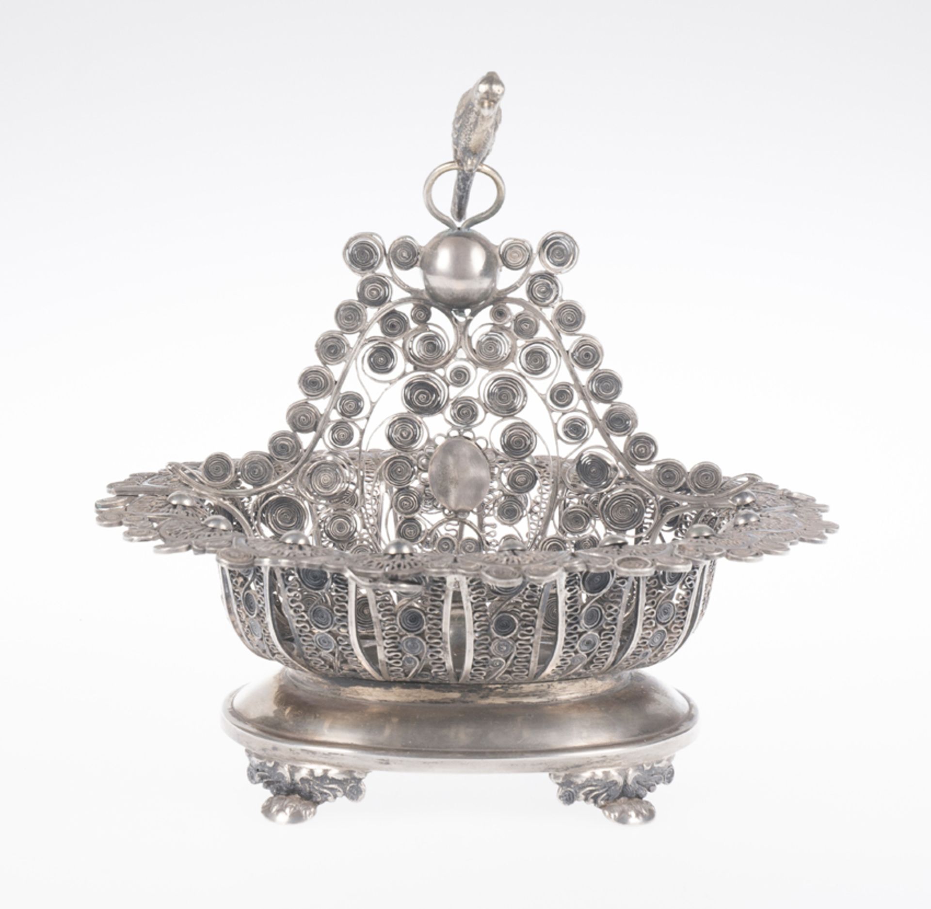 Silver filigree and cast silver centrepiece. Colonial. High Peru 19th century. - Image 2 of 5