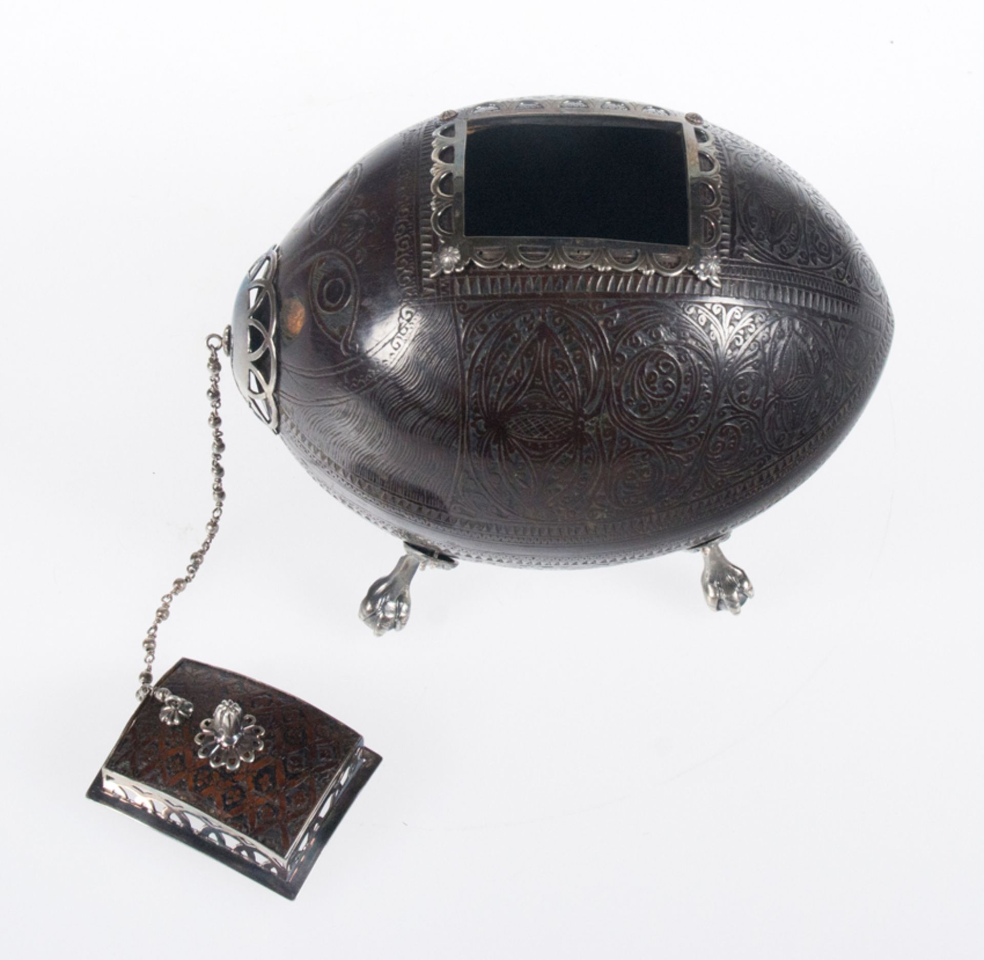Engraved coconut wood collecting box with embossed silver.Colonial.Guatemala or Mexico.18th centu. - Image 5 of 7