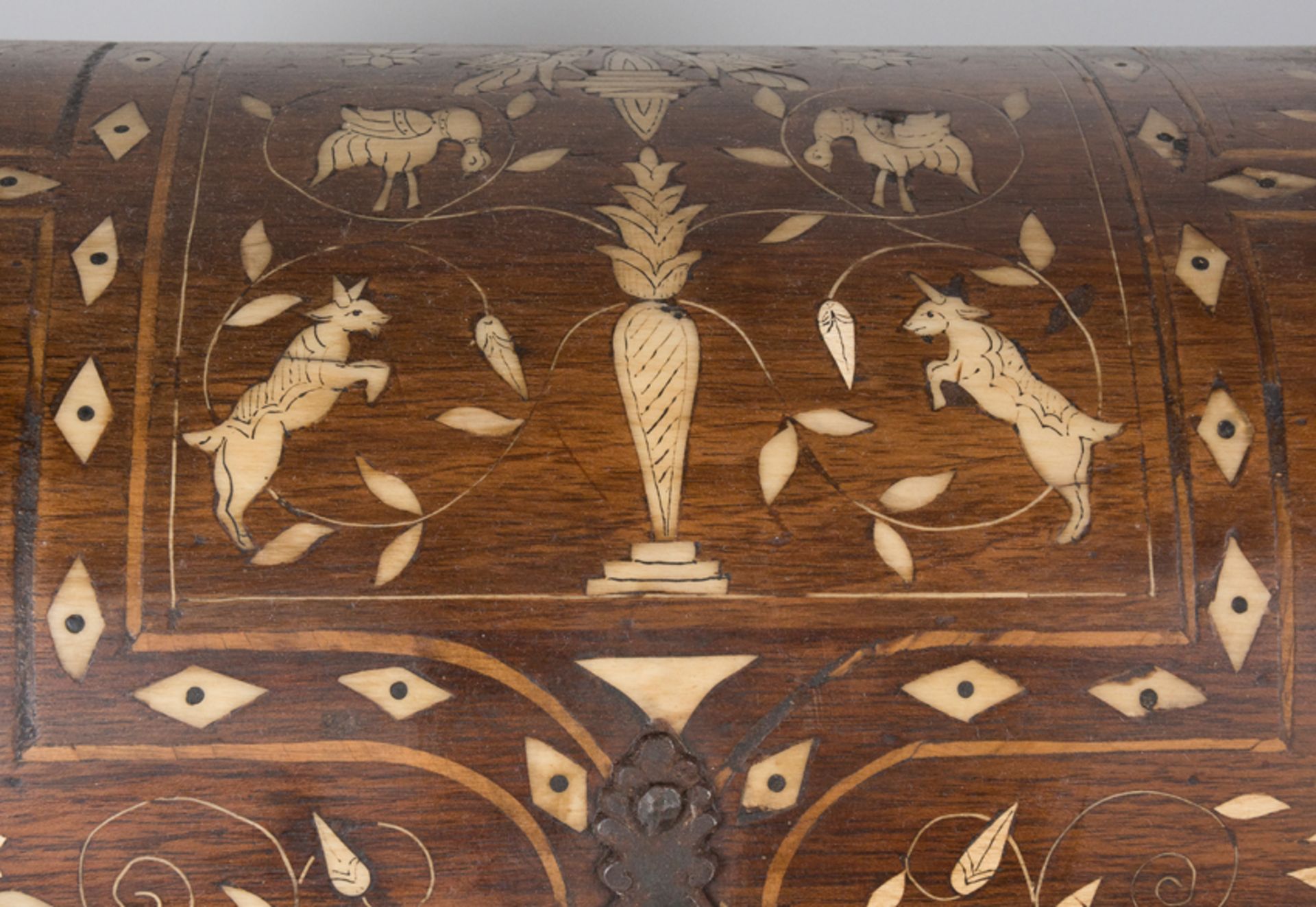 Wooden box with pyrographed bone incrustations and iron fittings.Colonial School.Mexico. 18th centu. - Image 4 of 9