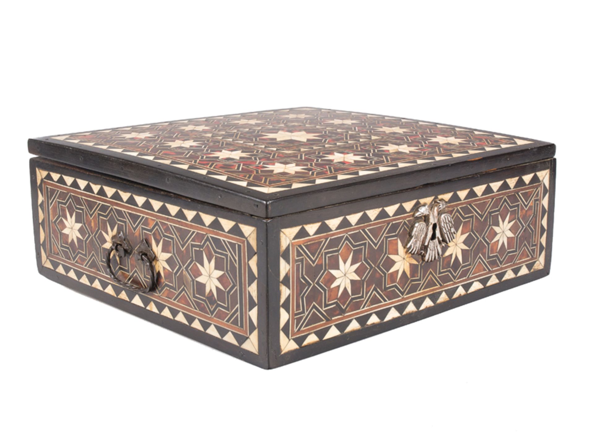 Cedarwood box covered in tortoiseshell, bone and ebony plaques. Colonial workshop. Mexico. 18th cen