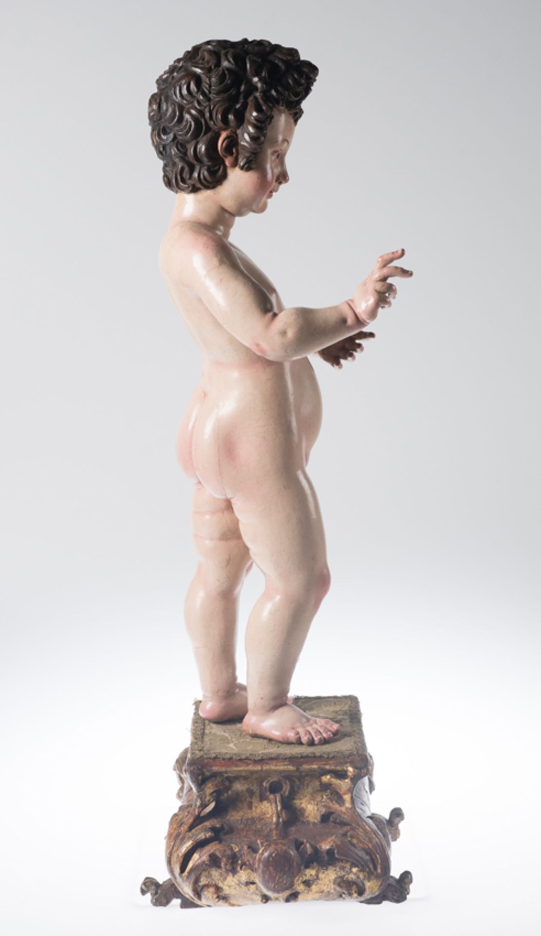 "Christ Child". Carved and polychromed wooden sculpture. Sevillian School. First third of the 17th c - Bild 3 aus 11