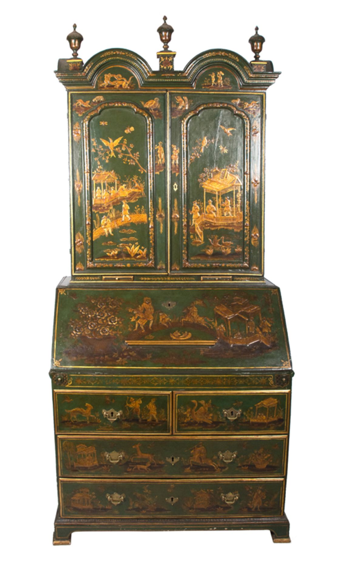 Carved, lacquered and gilded wooden cabinet with Chinese-style decoration England. 19th century.