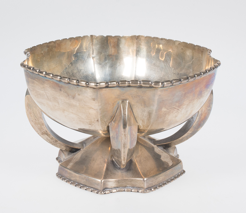 Marked silver centrepiece. Mid 20th century. - Image 2 of 2