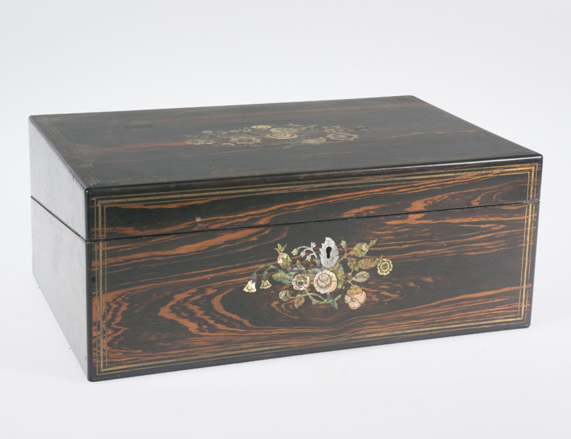 Rosewood writing chest with mother-of-pearl and tin marquetry. 19th century. - Image 2 of 6