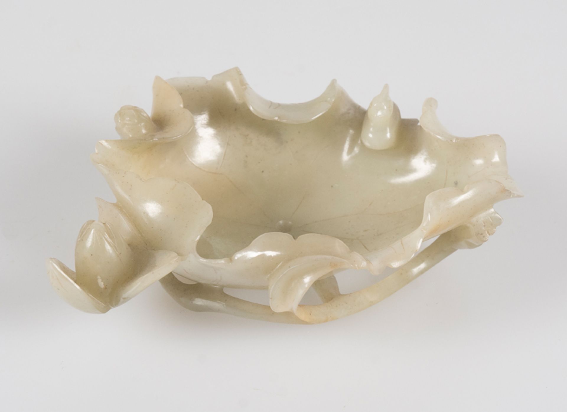 Jade goblet in the shape of a flower. China. 19th century.