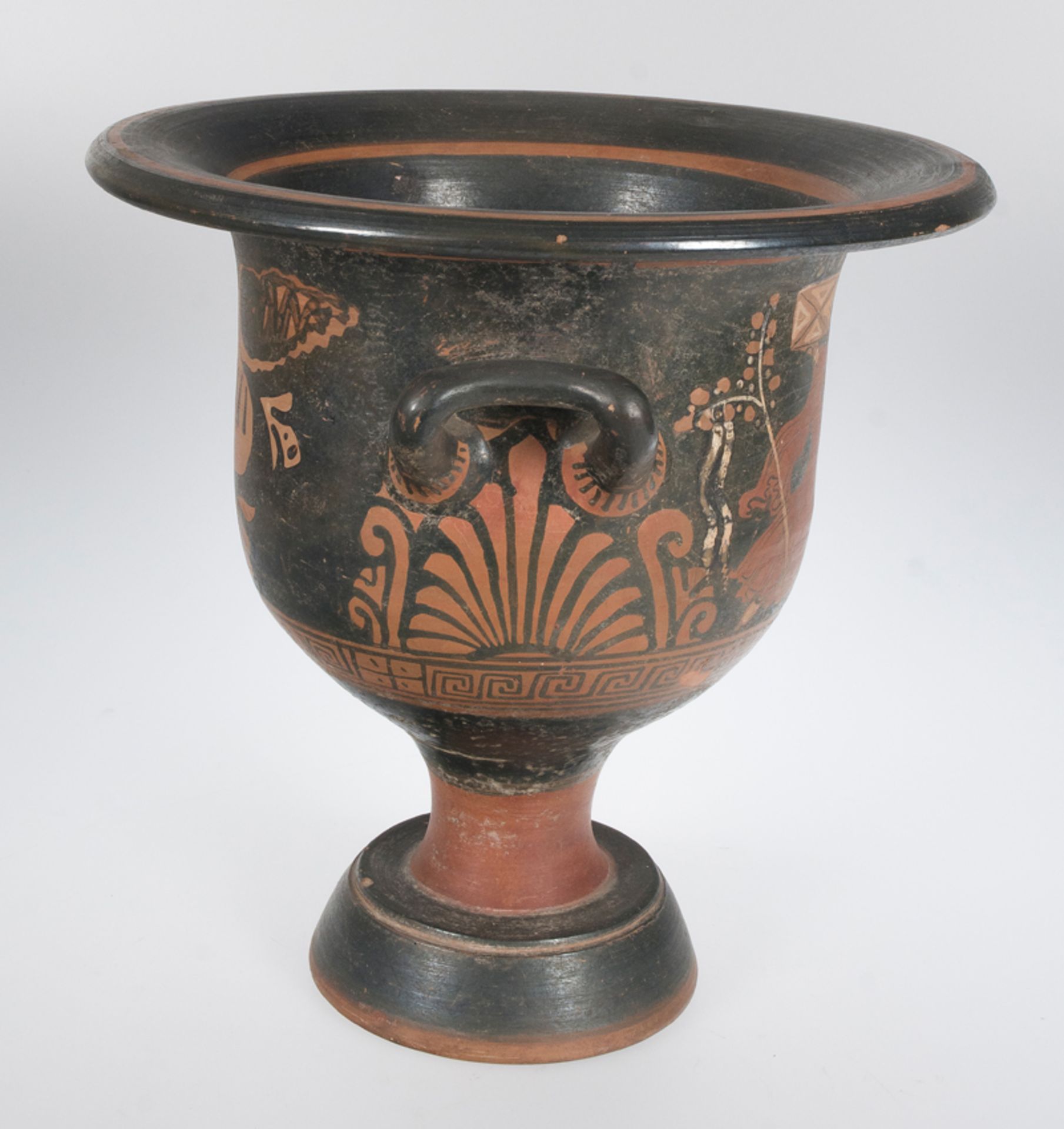 Pottery krater with red figures on a black background. Greece. 4th century B.C. - Image 4 of 5