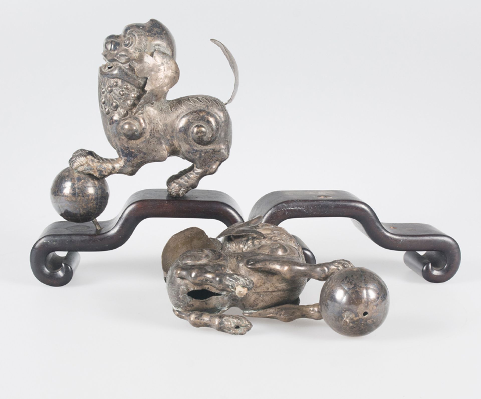 Pair of silver lions. China. 19th century. - Image 6 of 7