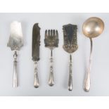 Lot of five pieces of silver serving cutlery, three from the same set and two odd ones. Various mark