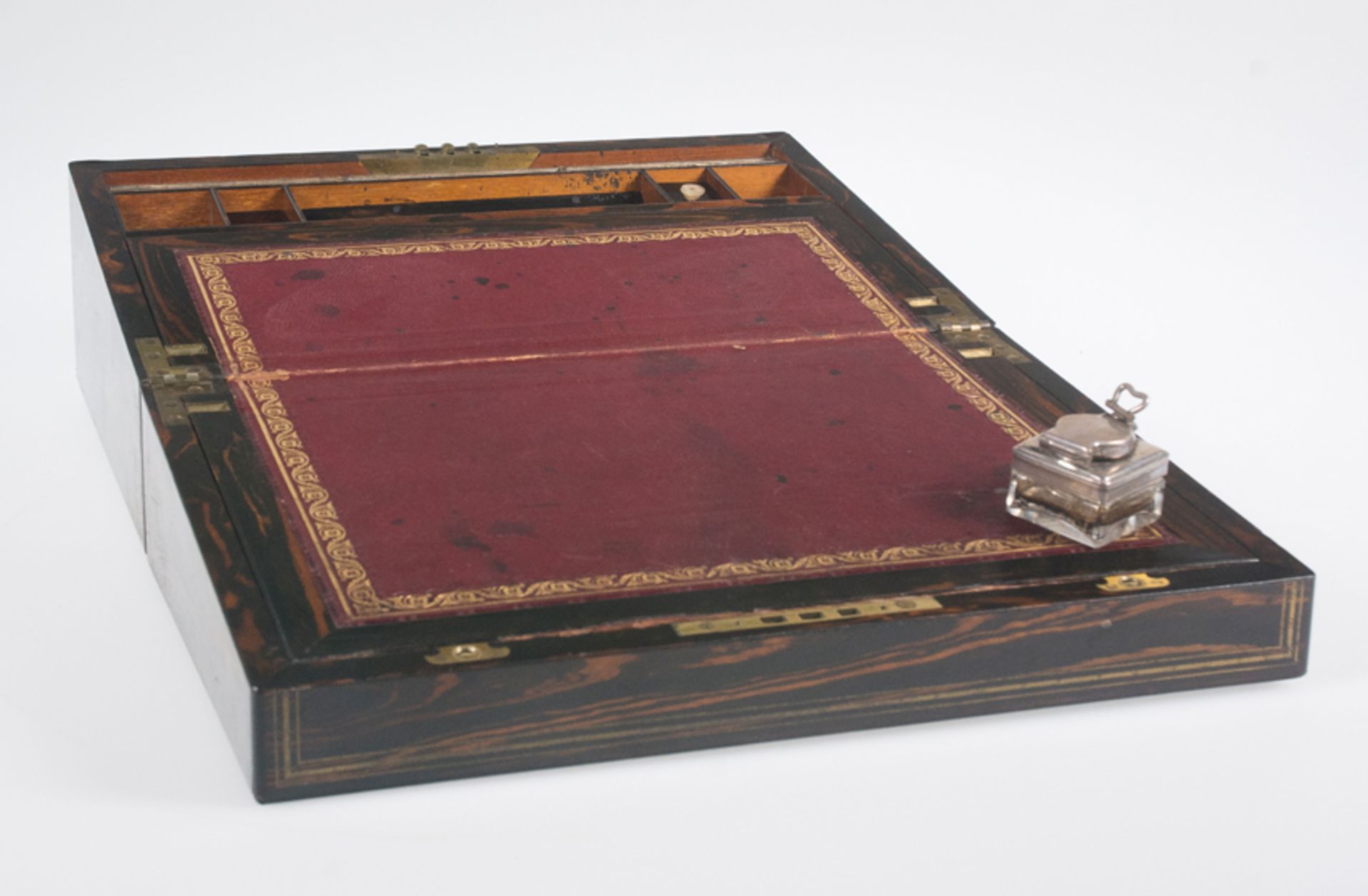 Rosewood writing chest with mother-of-pearl and tin marquetry. 19th century. - Image 6 of 6