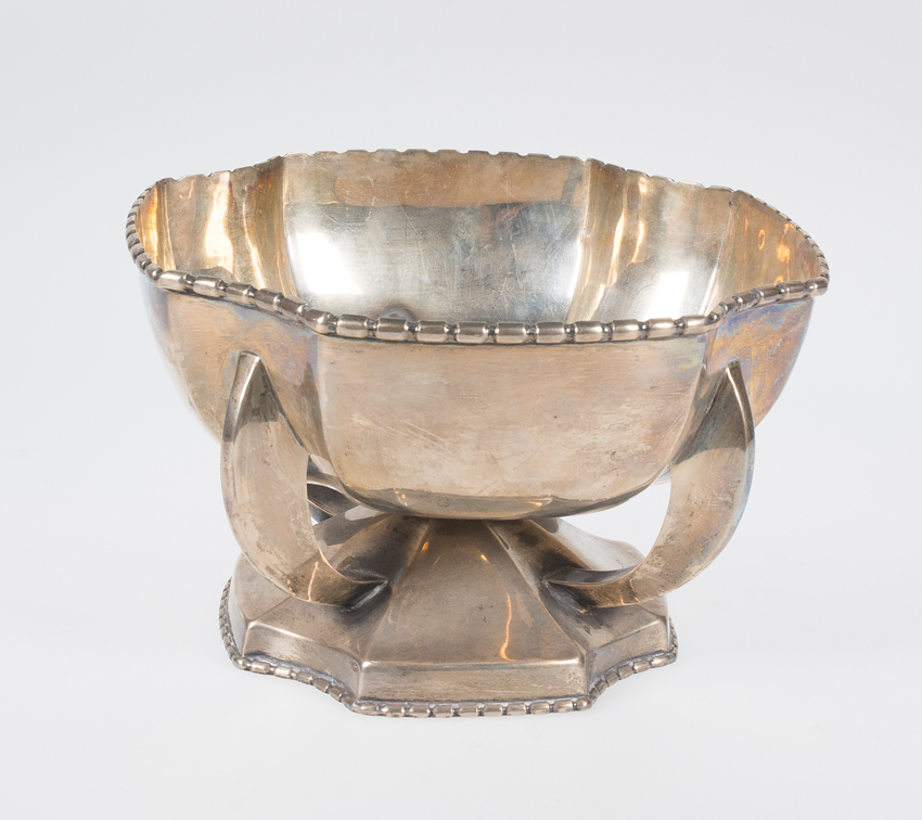 Marked silver centrepiece. Mid 20th century.