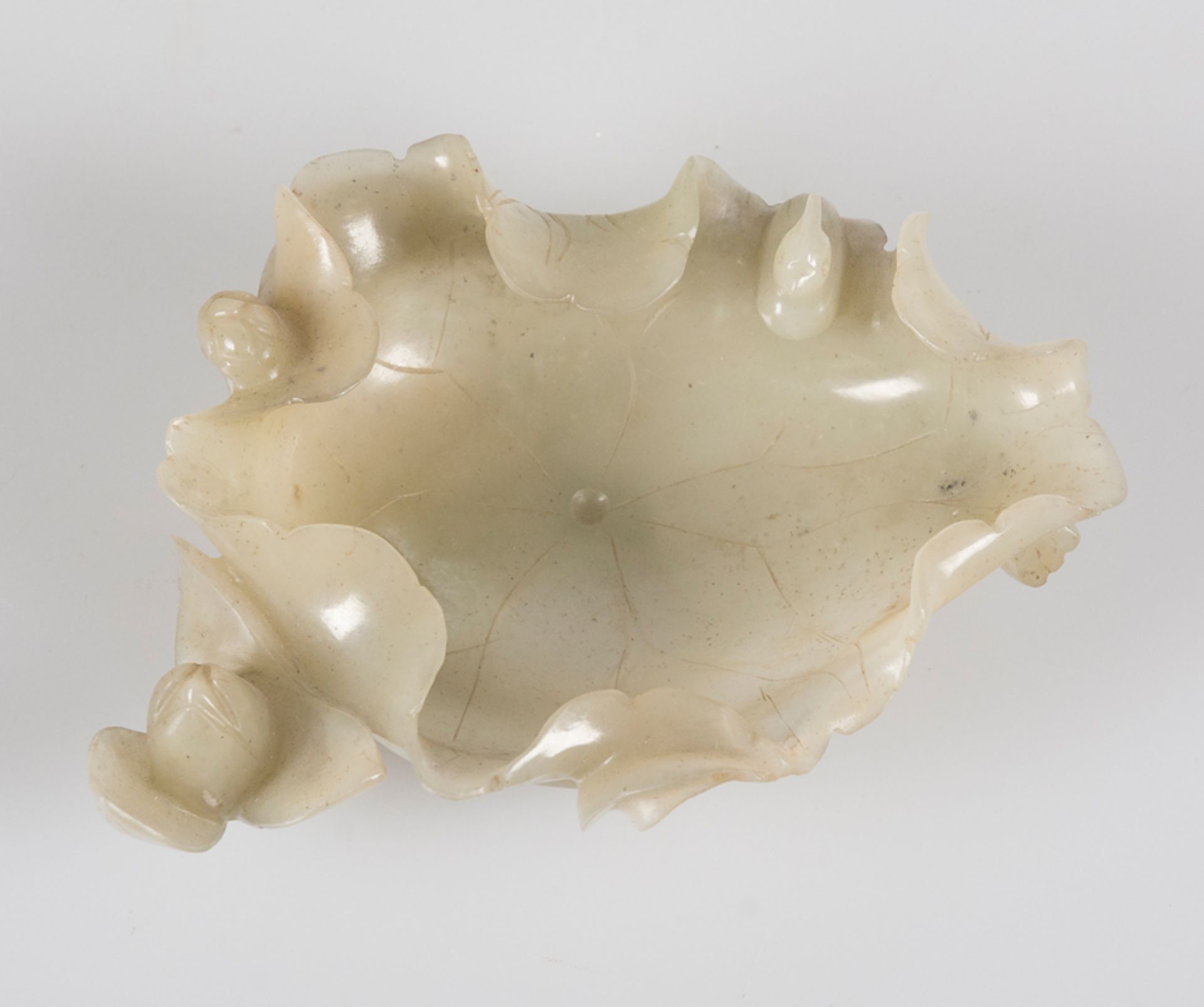 Jade goblet in the shape of a flower. China. 19th century. - Bild 2 aus 7