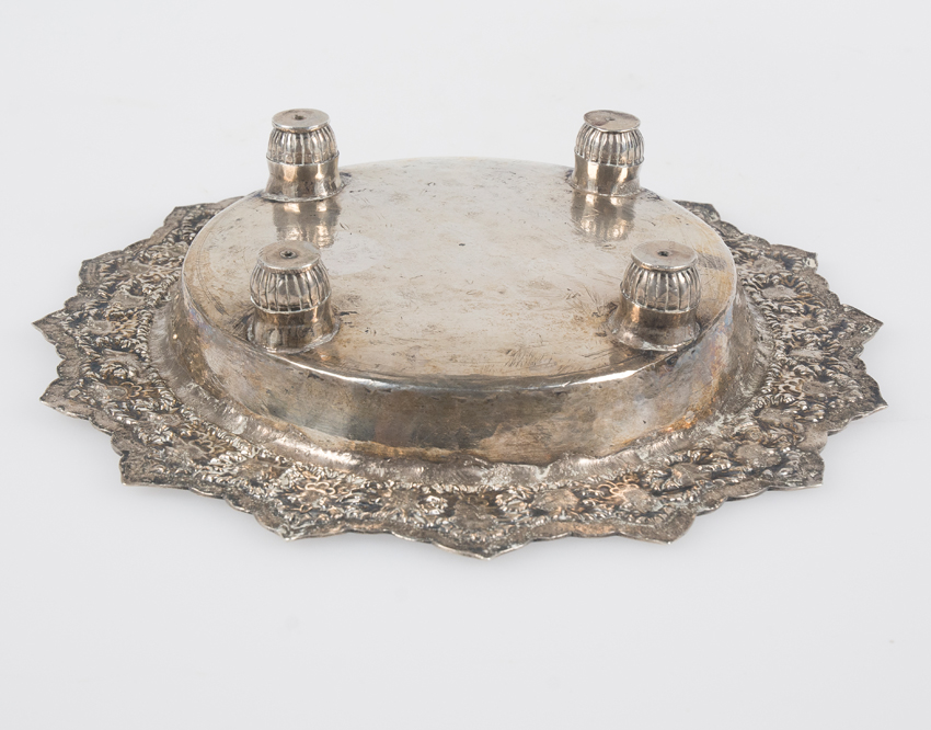 Embossed silver serving tray. Possibly China. 19th - 20th century. - Image 10 of 10