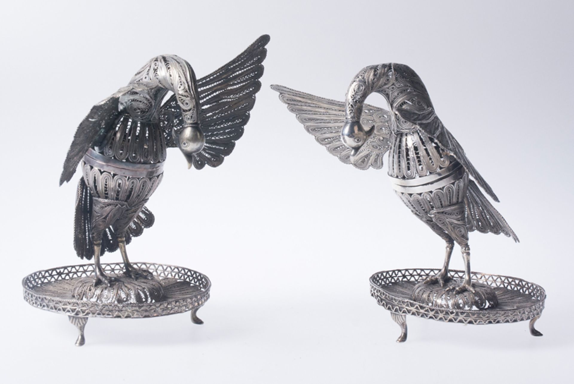 Pair of turkey-shaped incense burners in silver filigree, and fretworked and chased cast silver. Co