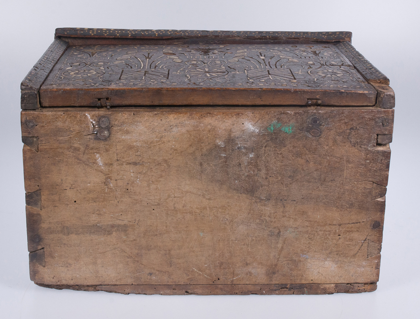 Walnut desk with bone inlay. Made in Teruel, Aragon. Torrellas. 16th century. - Image 10 of 10