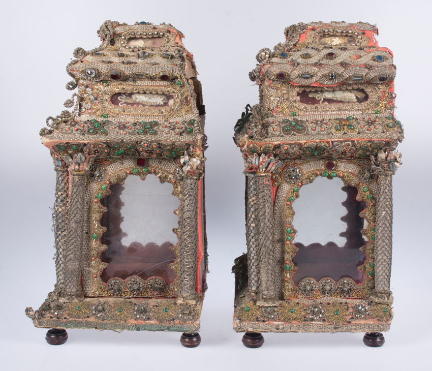 Pair of reliquaries made of gold and silver thread with coloured crystals. Italian school. Probably - Image 9 of 18