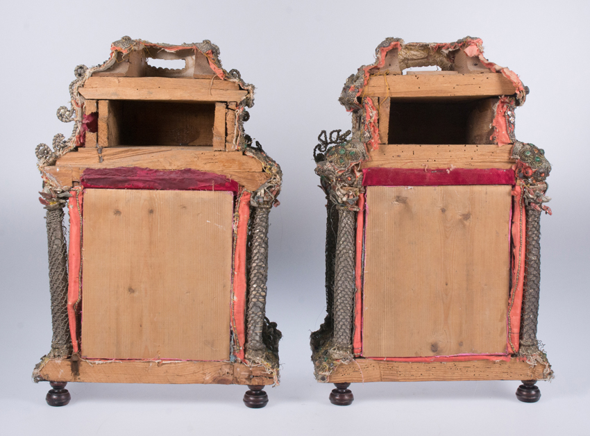 Pair of reliquaries made of gold and silver thread with coloured crystals. Italian school. Probably - Image 17 of 18