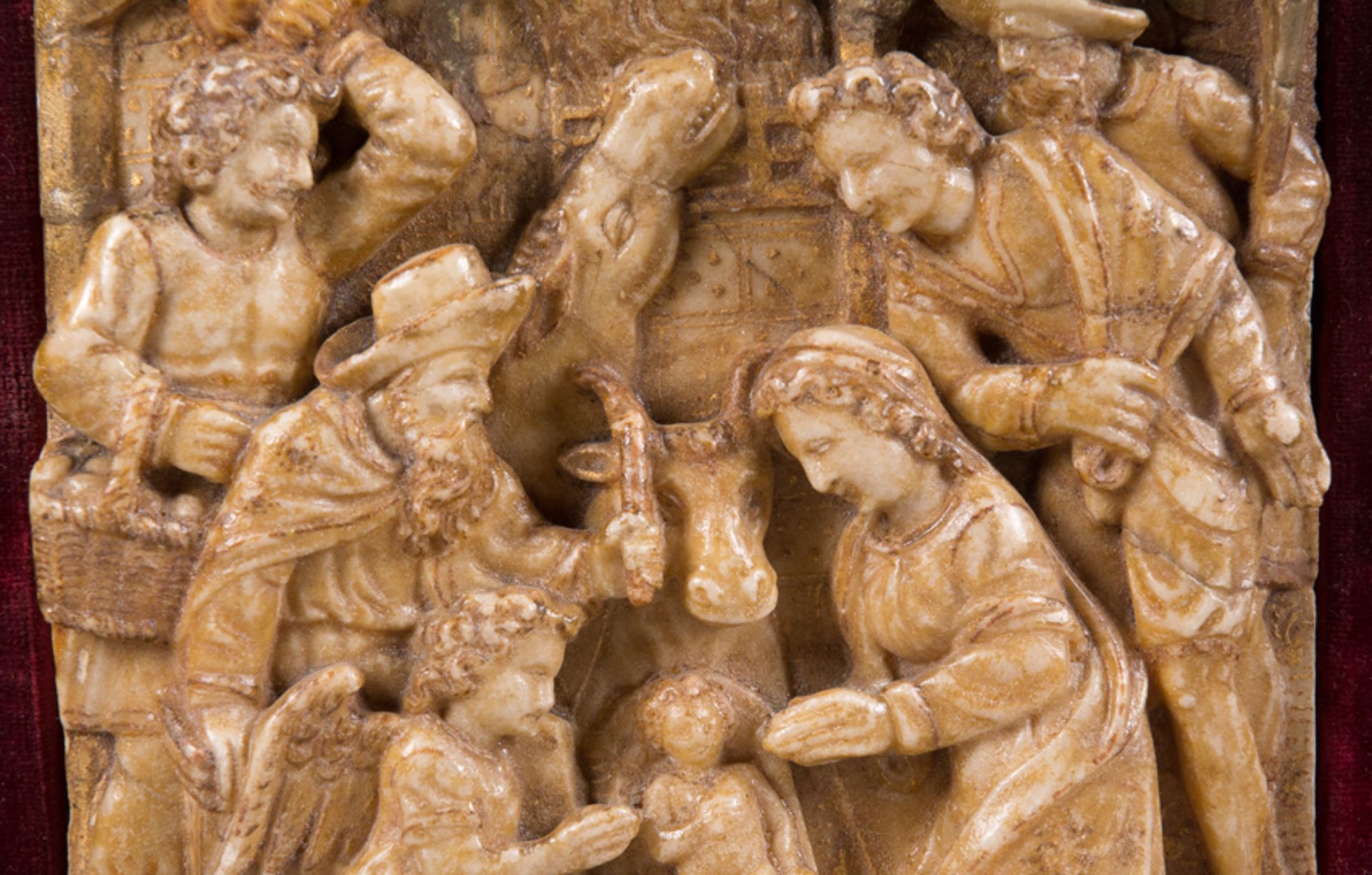 "The adoration of the shepherds". Alabaster relief with gild residue. Flemish School. 16th century. - Image 4 of 9