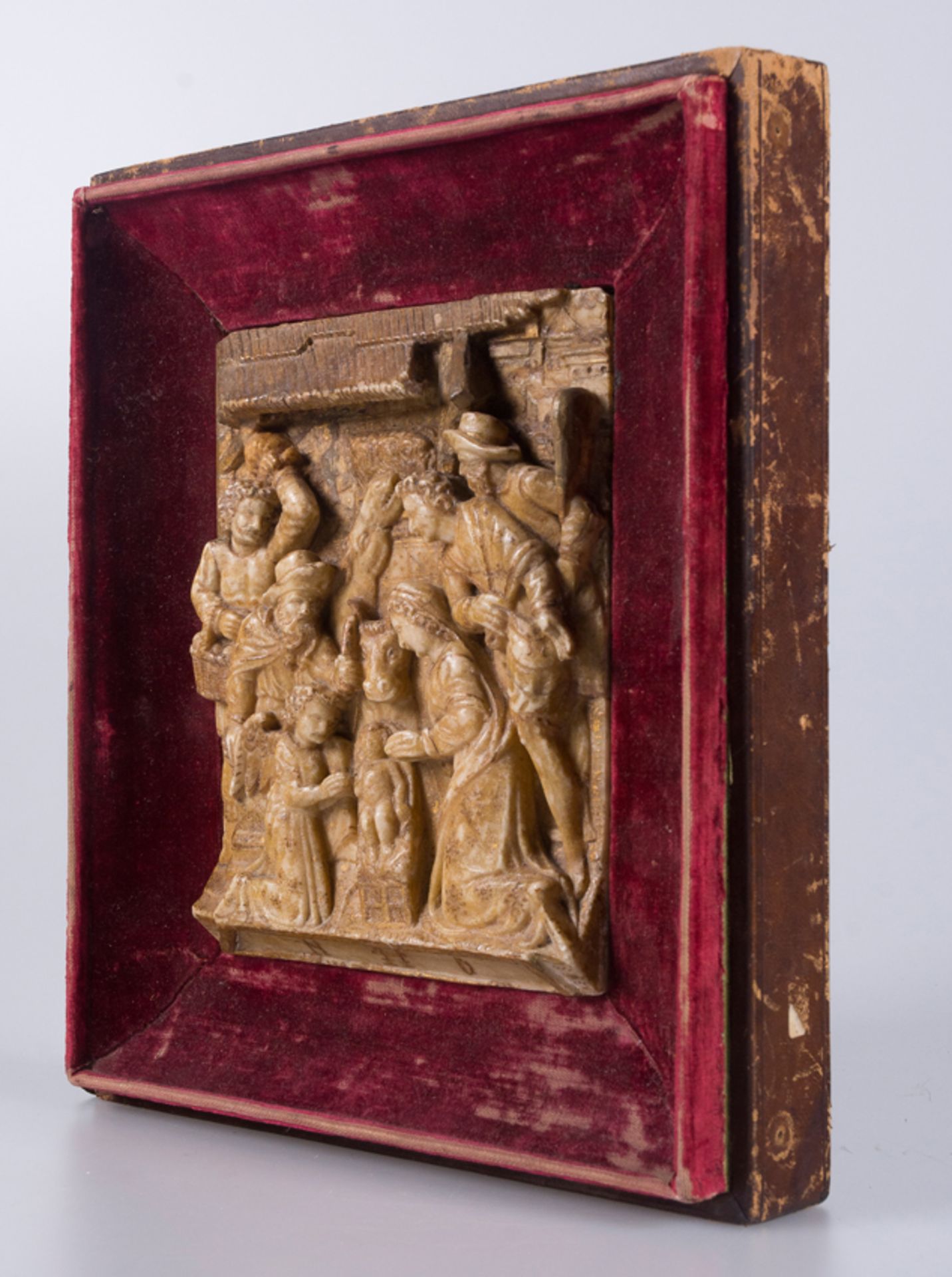 "The adoration of the shepherds". Alabaster relief with gild residue. Flemish School. 16th century. - Image 3 of 9