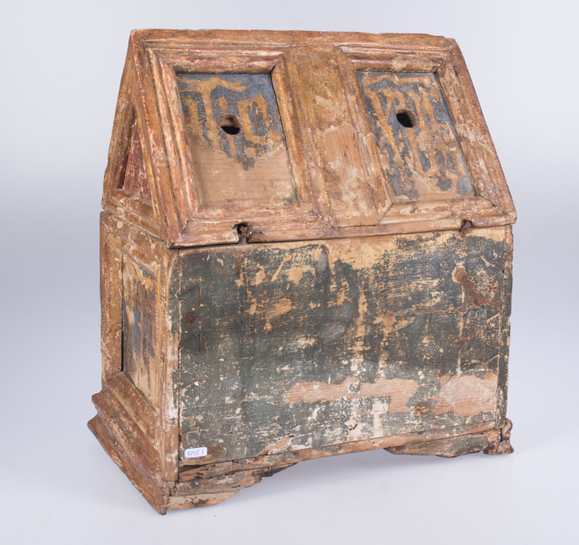 Carved, gilded and polychromed chest. Circa 1300. - Bild 5 aus 6
