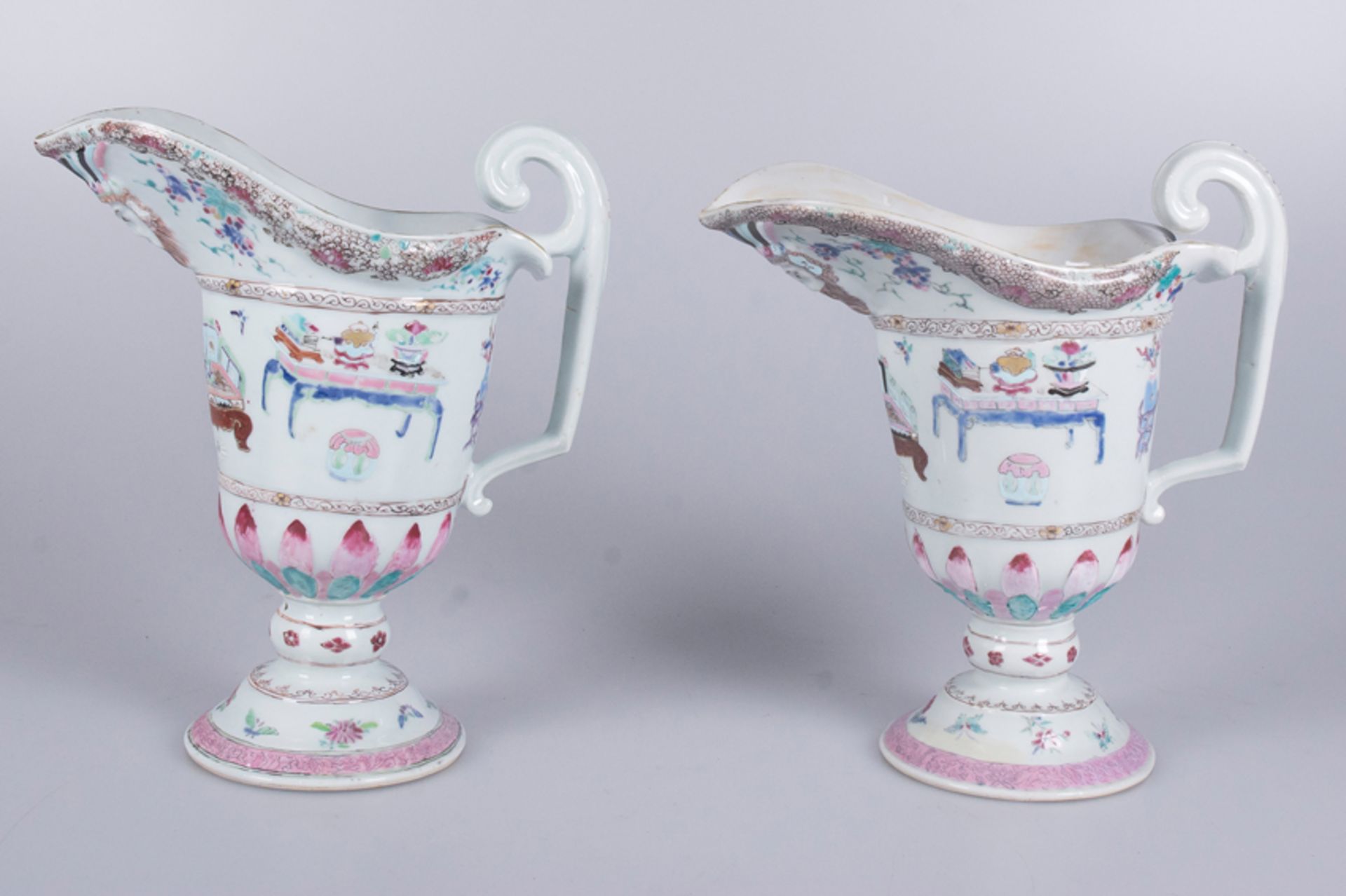 Splendid pair of vases. Famille. Rose.  Qianlong period (1736 - 1795). Qing Dynasty. Rare - Image 2 of 5