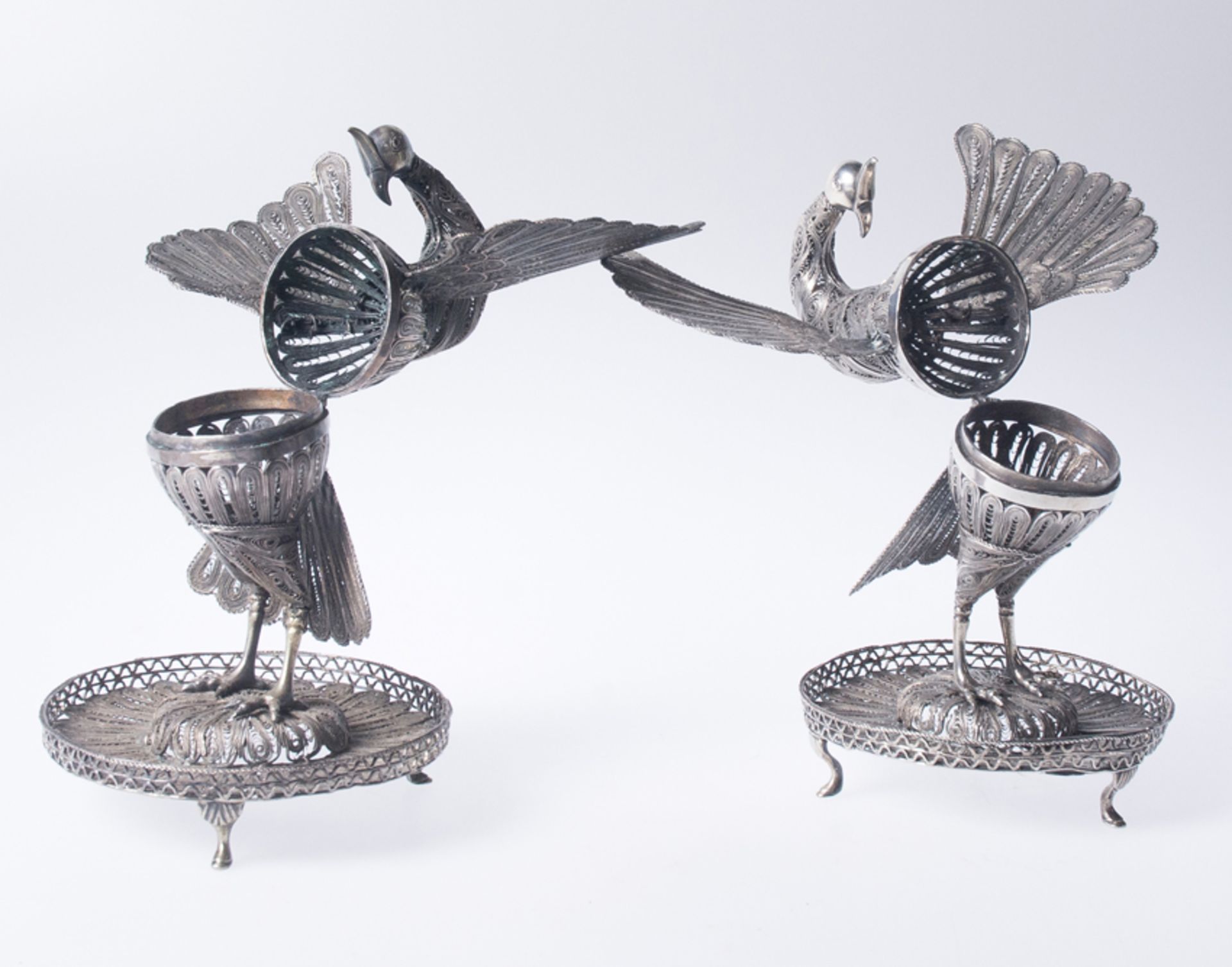 Pair of turkey-shaped incense burners in silver filigree, and fretworked and chased cast silver. Co - Image 6 of 10