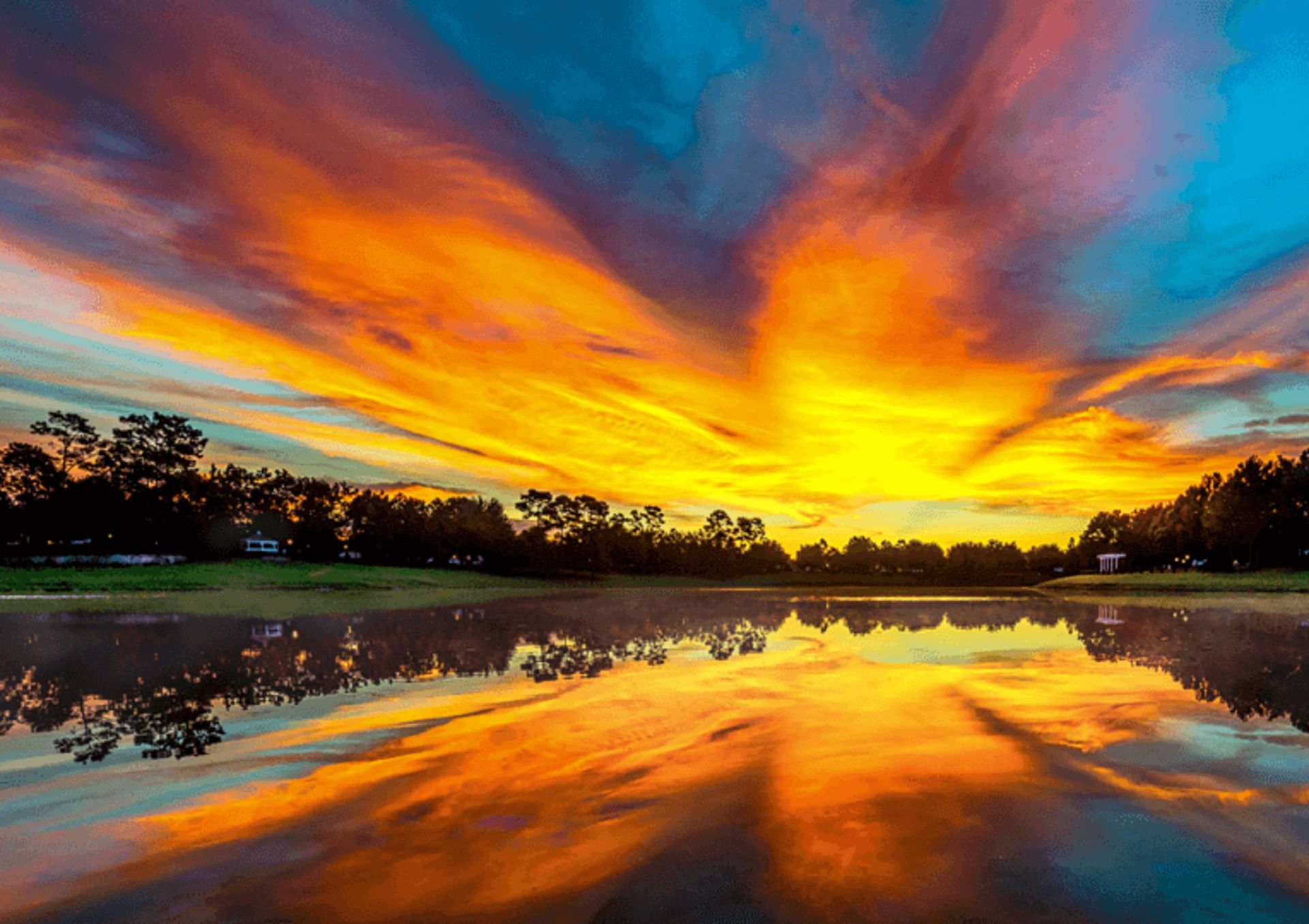 Be Surrounded by Lakes in Sunny Florida!