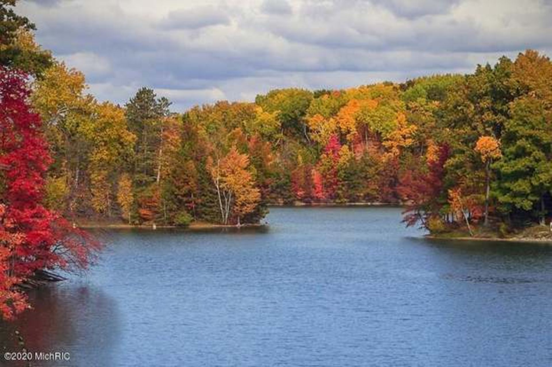 Over Half an Acre in Canadian Lakes, Michigan!