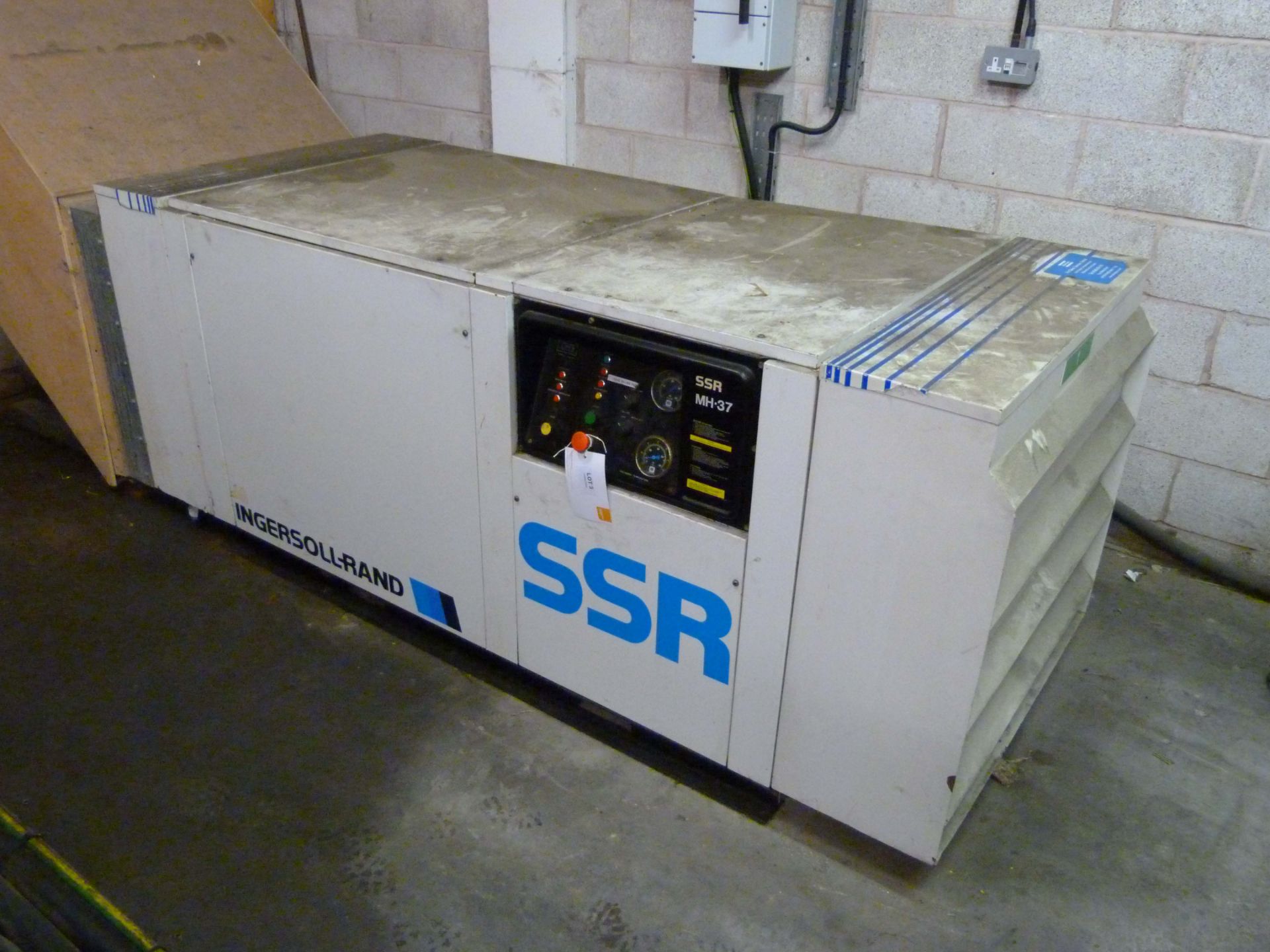 INGERSOL RAND SSR MH37 Screw Compressor 22100 hrs - Image 3 of 3