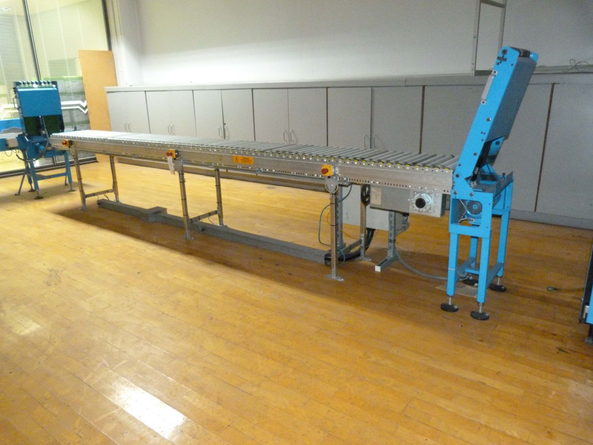 TRANSNORM Systems TS2300 Roller conveyor 4.59m x 40cm with small belt conveyor