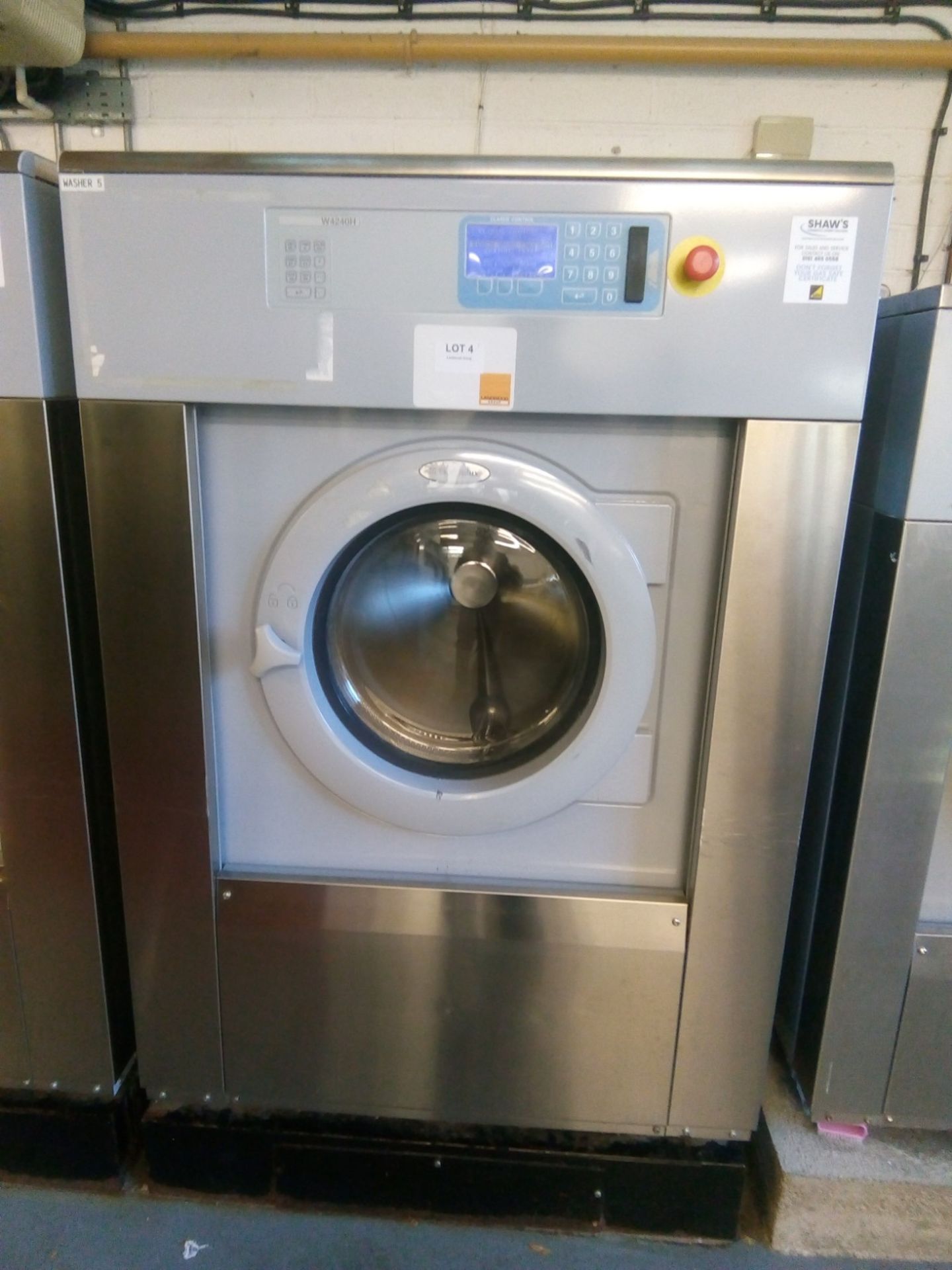 ELECTROLUX W4240H Clarus commercial washing machine. Serial no. 00652/0422954 - 3 phase