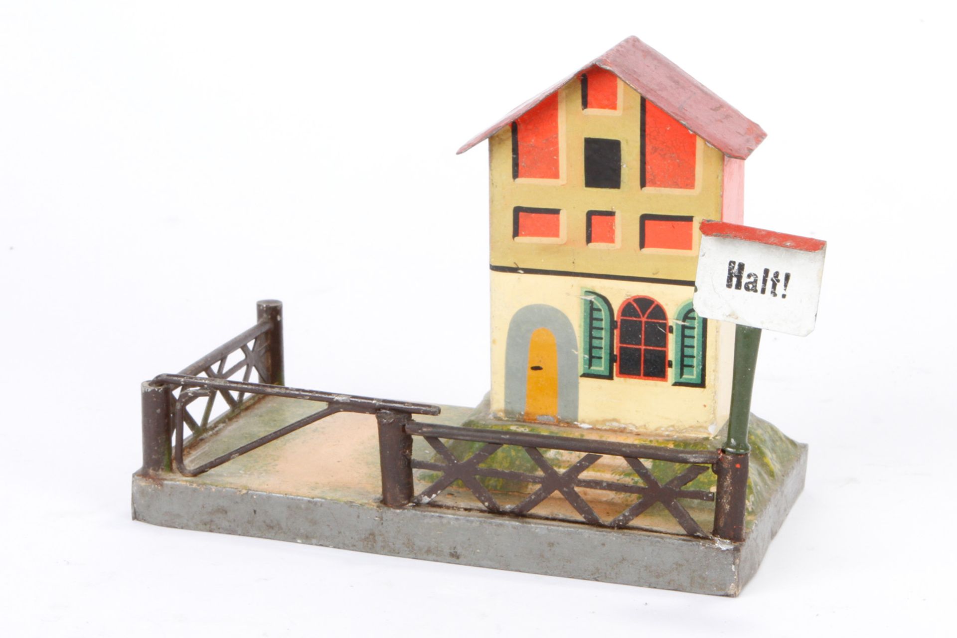 Märklin Bahnwärterhaus mit Schranke und Haltschild, uralt, HL, leichte Alterungsspuren, L 15, noch Z