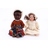 2 Armand Marseille Biskuitporzellan-Kurbelkopf-Puppen, 22 und 26 cm, Nr. 390 und 990, je auf Baby-