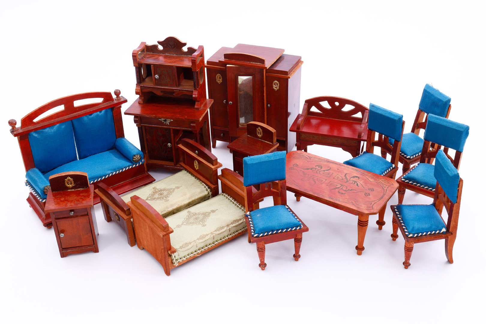 Jugendstil-Möbelprogramm um 1900, mit Salonmöbeln und Schlafzimmermöbeln, originale Stoffbezüge,