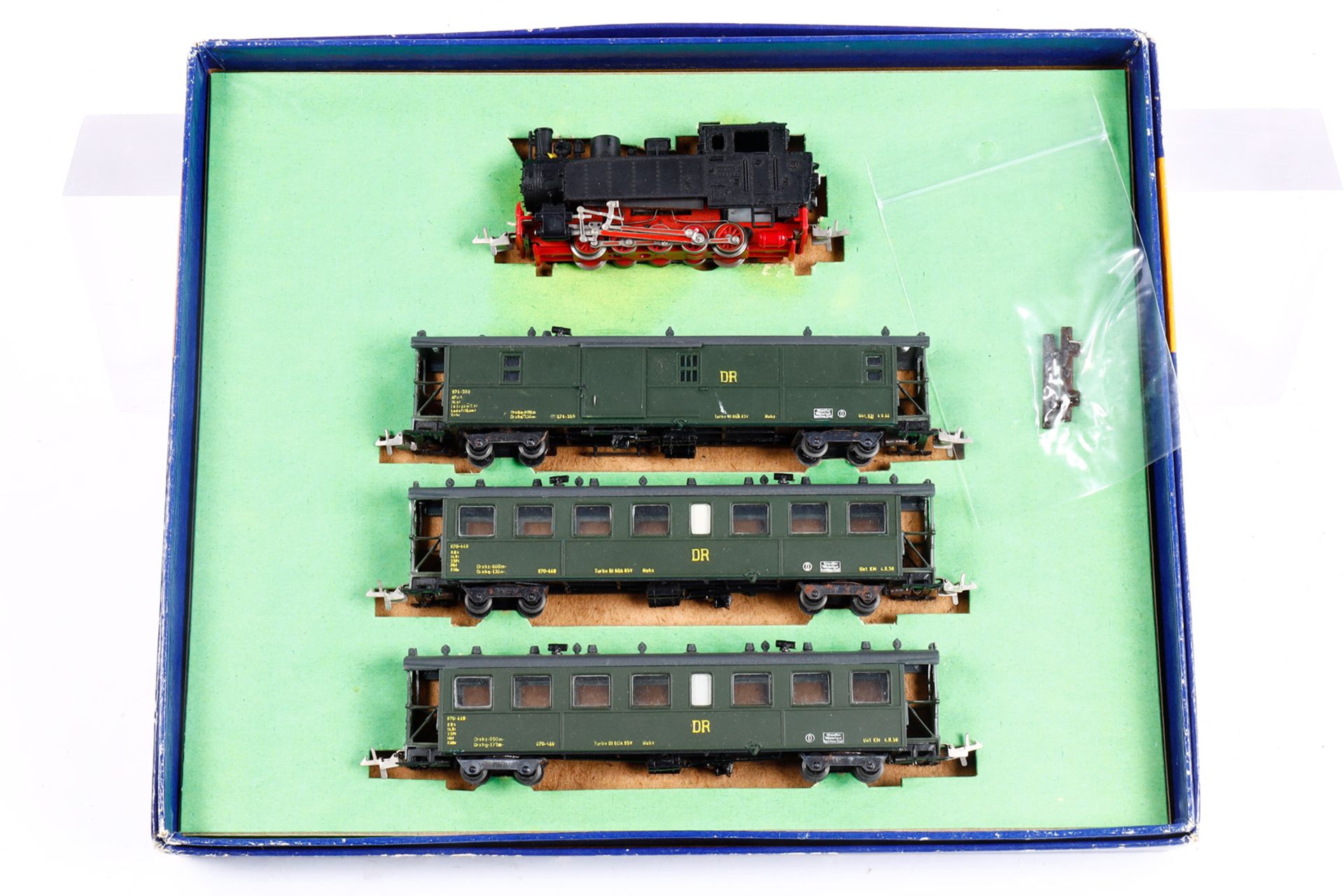 Zeuke Zugpackung 8560/83, ”Berlin-Teptow” 104/641, Spur H0e, mit Tenderlok und 3 Wagen, 2