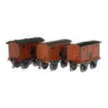 3 Märklin gedeckte Güterwagen 1803, S 0, handlackiert, Alterungs- und Gebrauchsspuren, Dächer